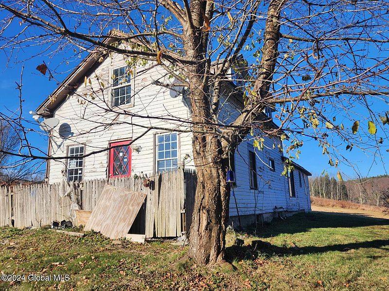 2nd image of 185 Skinner Hill Road