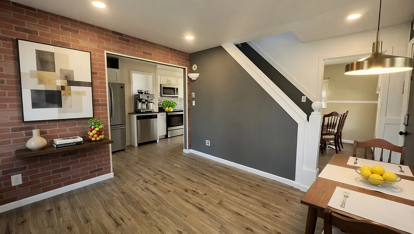 103 Echo Ave — Photo 1