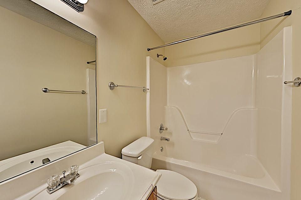 1st image of 3013 Weybridge Dr #1