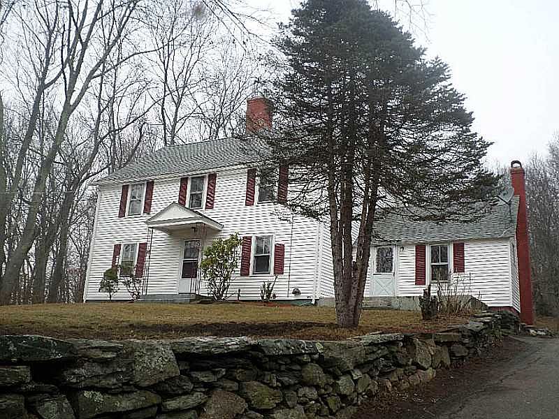 9 Heroux Dr, North Smithfield, RI 02896 | Zillow