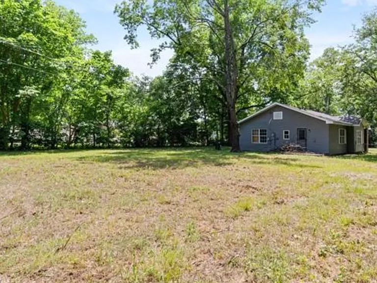 4817 Court R — Photo 9