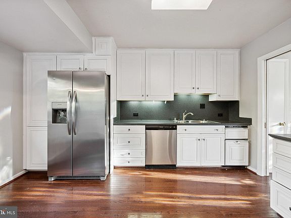 3rd image of 14400 Perrywood Dr