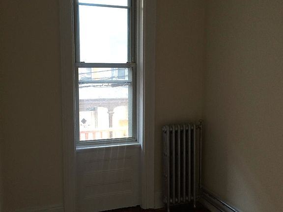 2nd image of 2547 14th Pl