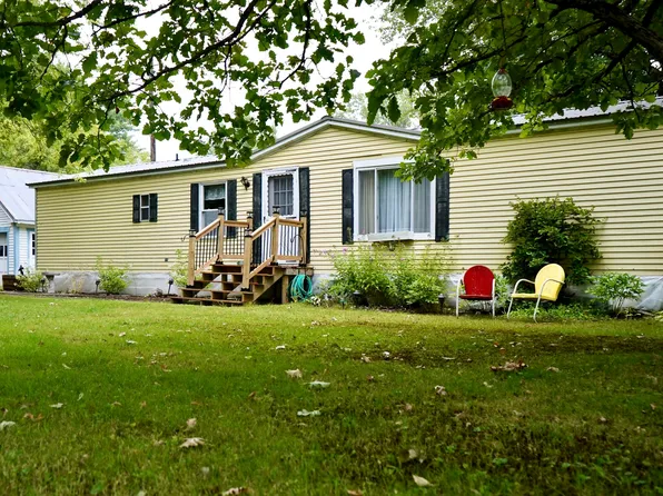 408 & 412 Hunnewell Avenue, Pittsfield, ME 04967