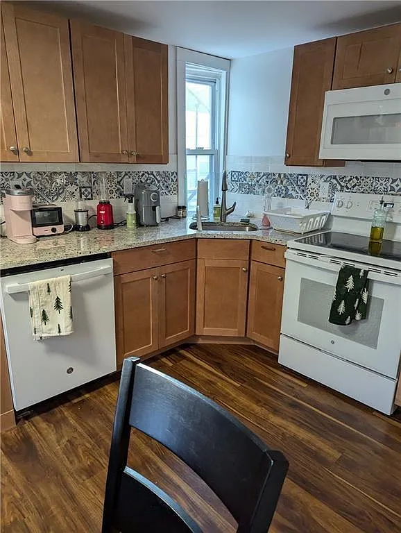 5 bed, 1520 sqft, $4,750 — Photo 3