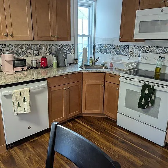 37 Ann St #2 — Photo 3