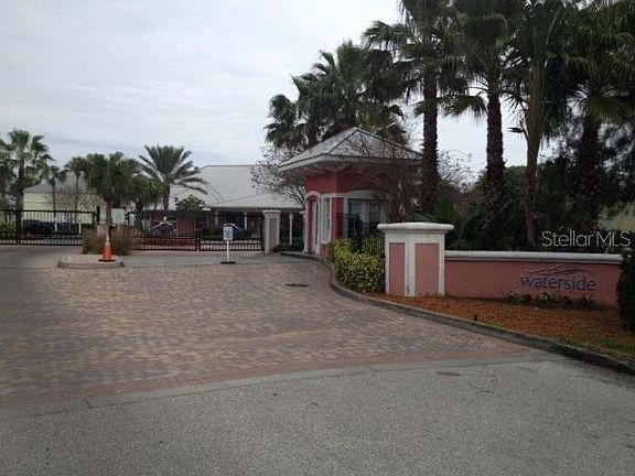 2nd image of 144 Pompano Dr SE APT B