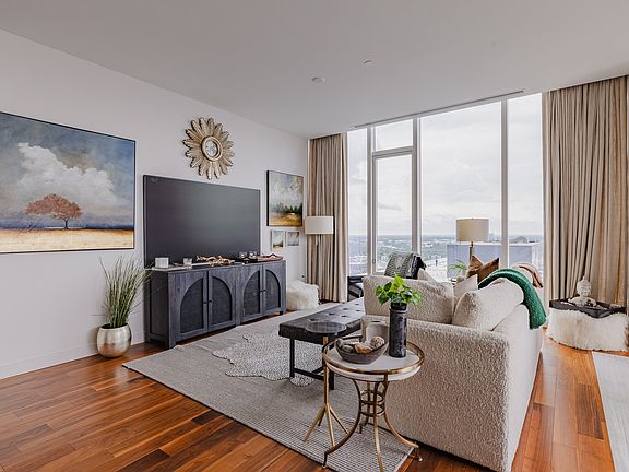 5th image of 160 2nd Ave S APT 2602