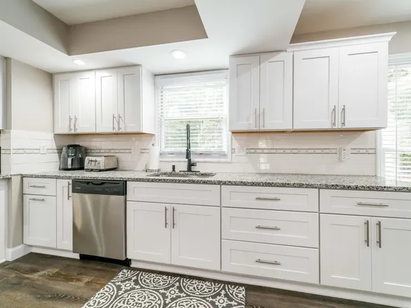 7483 Mapleleaf Ct, Columbus, OH 43235