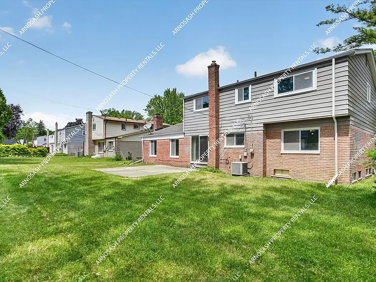 27345 Harvard Rd — Photo 44