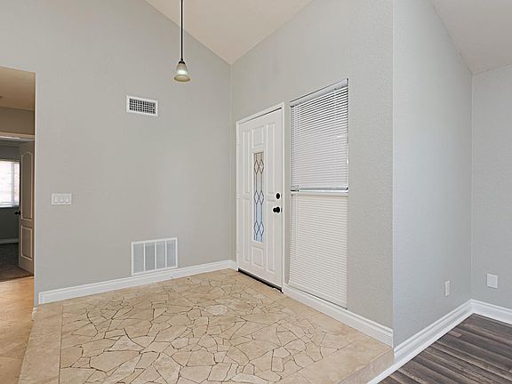 4th image of 13288 Bavarian Dr