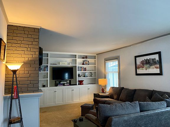 2nd image of 2135 Lake Dr SE