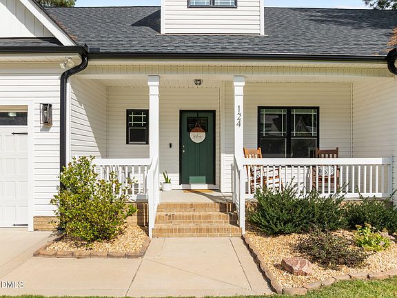 3rd image of 124 Shagbark Ln