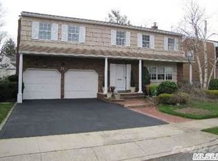 21 Arnold Ct, East Rockaway, NY 11518