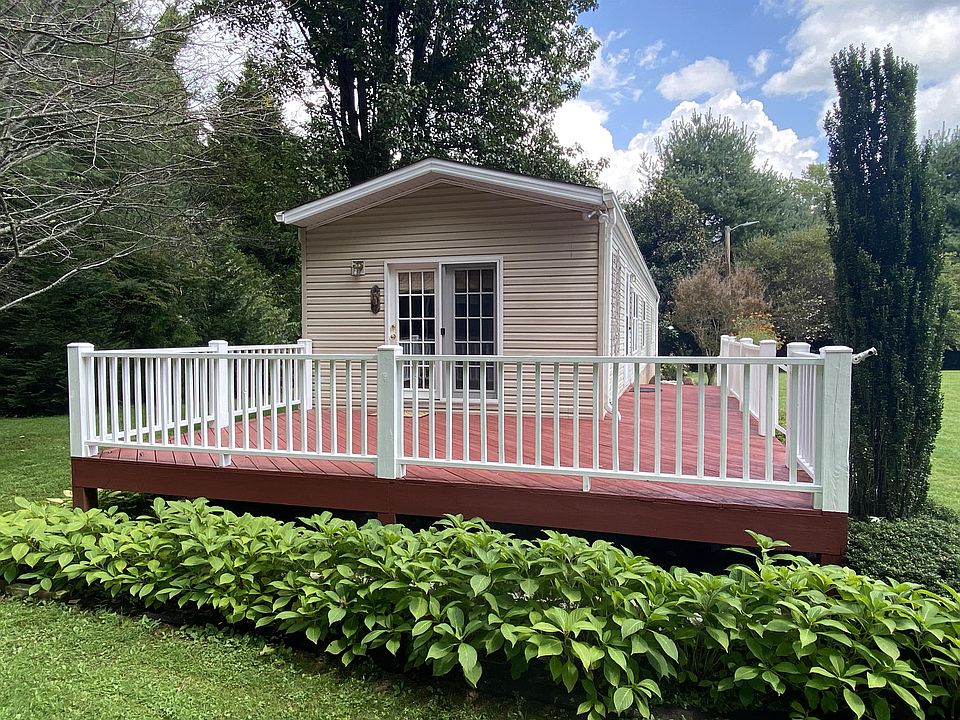 2075 Walnut Cove Road Hendersonville, NC