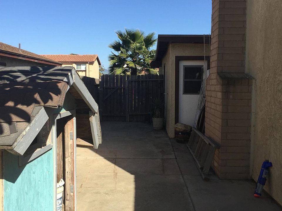 1st image of 909 N Dejoy St