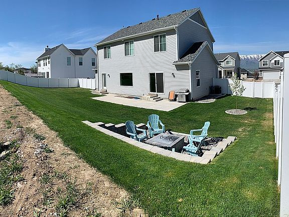White vinyl fence 3 sides