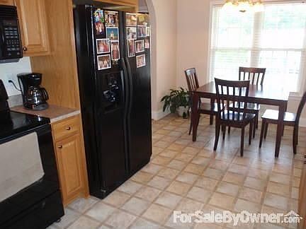 4th image of 1394 Abbey Place Dr