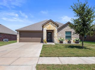 1531 Woodlake Dr, Waxahachie, TX 75165