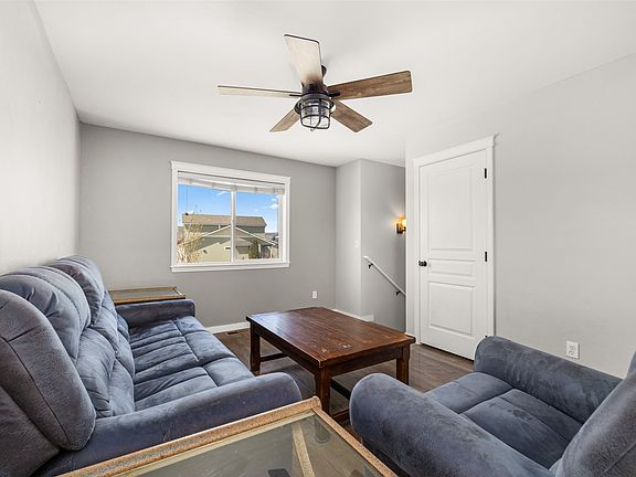 3rd image of 111 Looking Glass Ave