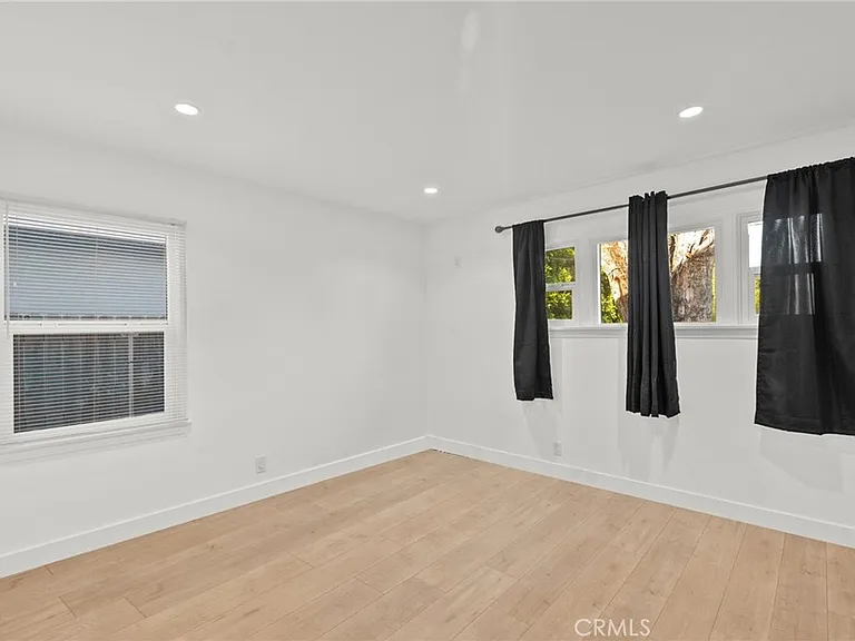 5937 Ranchito Ave — Photo 9