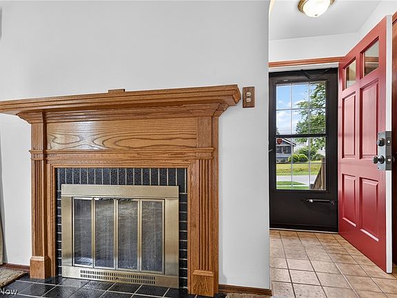 5th image of 2196 Renwick Dr