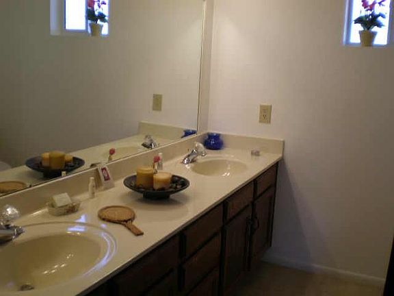 2nd image of 523 S Windsor Street