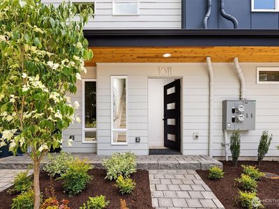 1611 N 50th Street, Seattle, WA, 98103