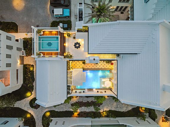 5th image of 45 La Garza Ct