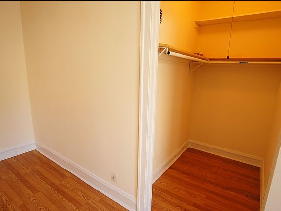 3rd image of 2444 N Sawyer Ave #106