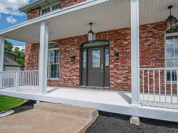 4th image of 2811 Foxdale Dr
