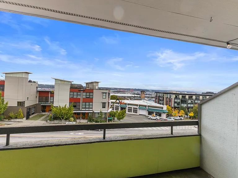 Baycrest Apartments — Photo 44