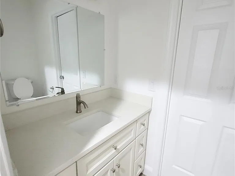 116 SE 8th Ave — Photo 6