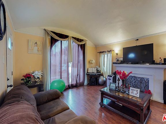 2nd image of 3003 S Norton Ave