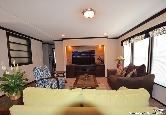 5th image of 4011 Native Oak Dr