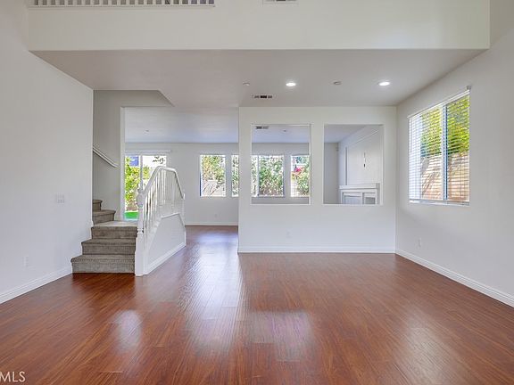 5th image of 321 Riley Ct