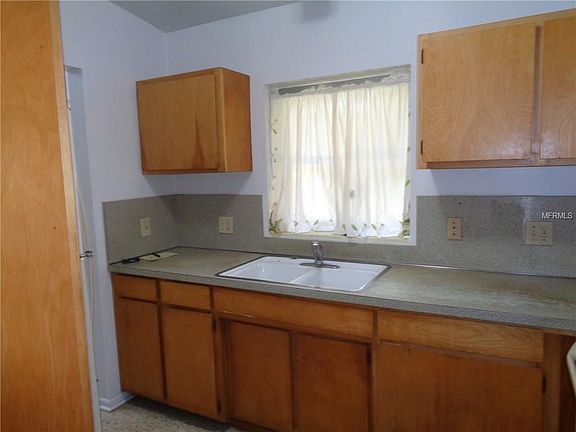 3rd image of 1216 Baltimore Dr