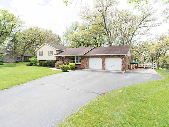 3rd image of 10594 Grover Oaks Rd