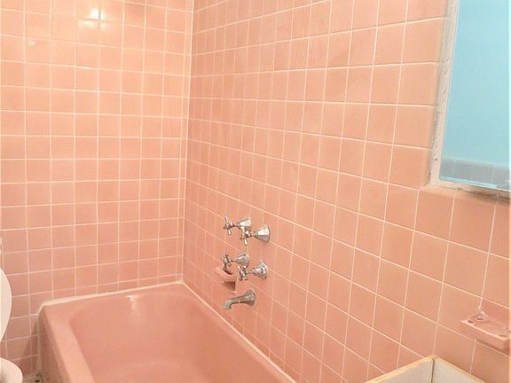 4th image of 10905 72nd Ave APT 6C