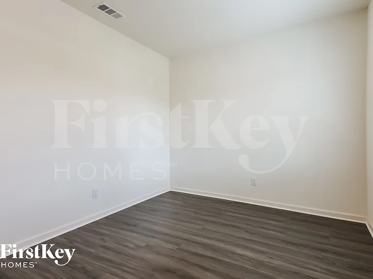 1822 Sandlin Dr — Photo 16