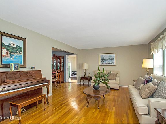 3rd image of 17 Kingfisher Dr