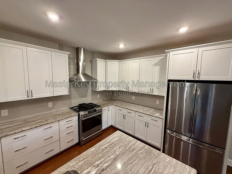 583 Rowanwood Way — Photo 3