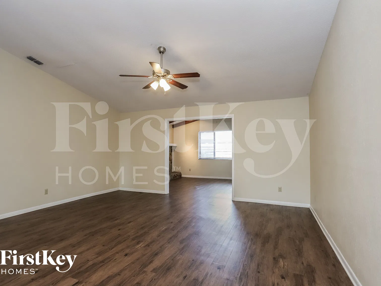 3 bed, 2.0 bath, 1500 sqft, $2,755 — Photo 2