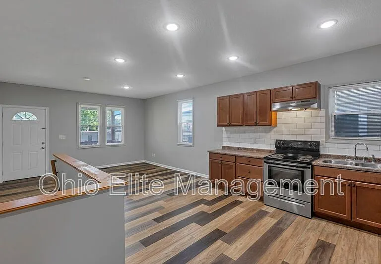 2023 Sullivant Ave — Photo 13