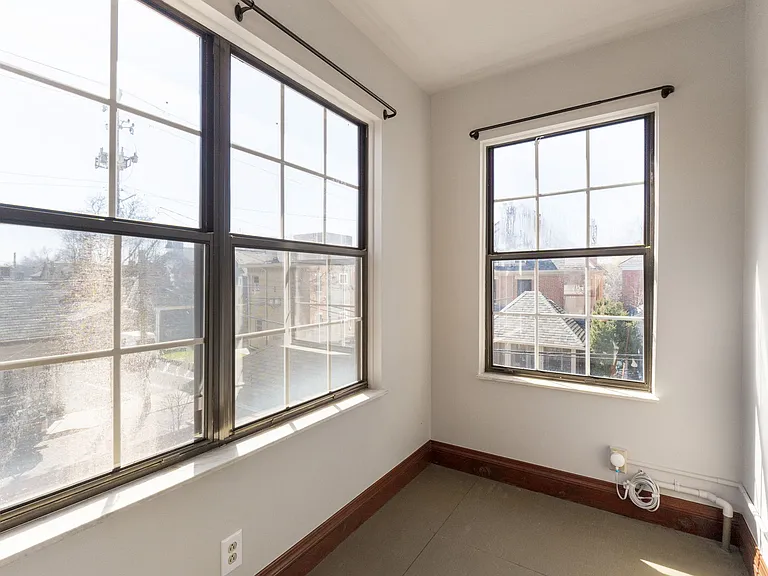 529 S 3rd St — Photo 36