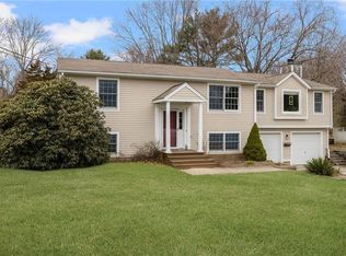 48 Brookwood Rd, South Kingstown, RI 02879