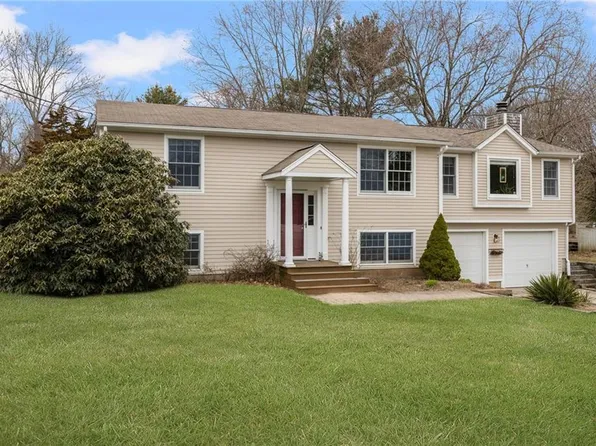 48 Brookwood Rd, South Kingstown, RI 02879