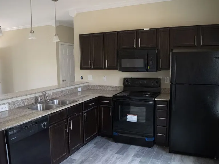 New Heights Apartments — Photo 5
