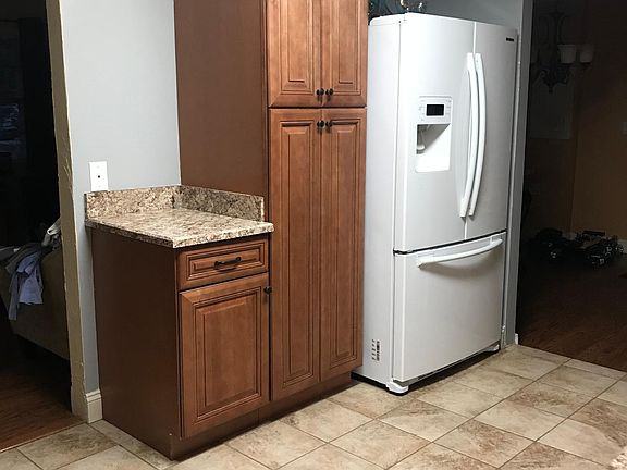 5th image of 250 Tropical Ln