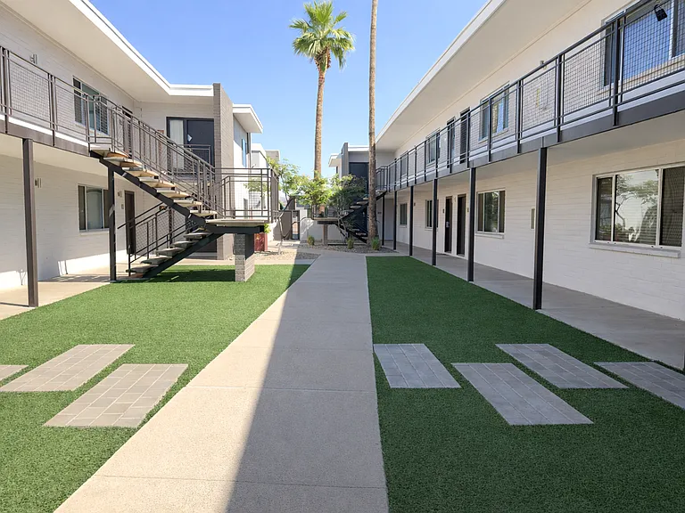 Urban Connected Apartments — Photo 20